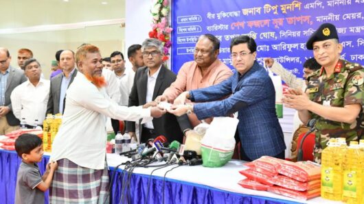 টিসিবির স্মার্ট কার্ড বিতরণ শুরু;জবাবদিহিতা নিশ্চিত হওয়ার পাশাপাশি অসামঞ্জস্যতা দূর হবে-বাণিজ্যমন্ত্রী