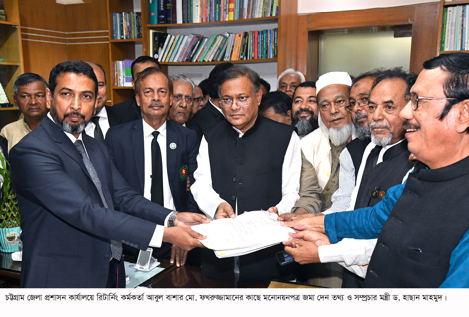 দলের পদধারী স্বতন্ত্র প্রার্থীদের অবশ্যই দলীয় শৃঙ্খলা মাথায় রাখতে হবে : তথ্যমন্ত্রী