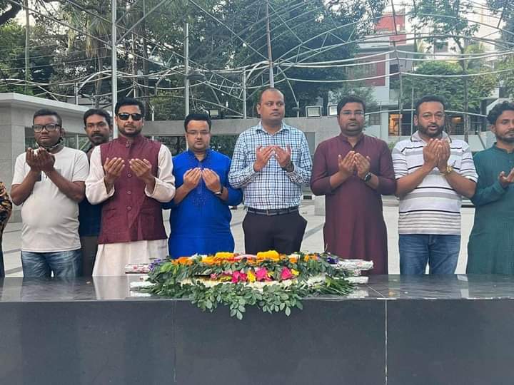 বঙ্গবন্ধুর প্রতিকৃতিতে মুক্তিযোদ্ধা সংসদ সন্তান কমাণ্ড, ঢাকা জেলার নবগঠিত কমিটির শ্রদ্ধা: