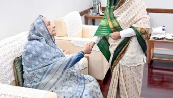 প্রধানমন্ত্রীর সঙ্গে গণভবনেরওশন এরশাদের সাক্ষাৎ