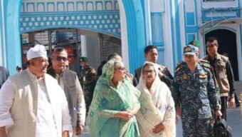 বাংলাদেশ আওয়ামী লীগ সভাপতি ও বঙ্গবন্ধুকন্যা দেশরত্ন প্রধানমন্ত্রী শেখ হাসিনা বুধবার,২০ ডিসেম্বর ২০২৩ ইং সিলেট হযরত শাহজালাল (রঃ) মাজার জিয়ারত করে গণমাধ্যমের সঙ্গে কথা বলেন। এই সময় বঙ্গবন্ধুর কনিষ্ঠ কন্যা শেখ রেহানা সঙ্গেছিলেন।