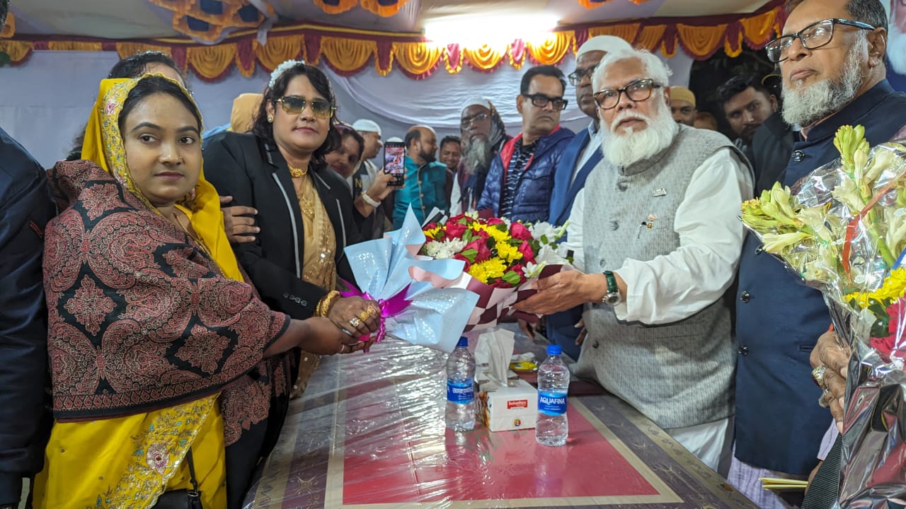 জাতীয় পার্টির তিন শতাধিক নেতাকর্মীর আওয়ামীলীগে যোগদান