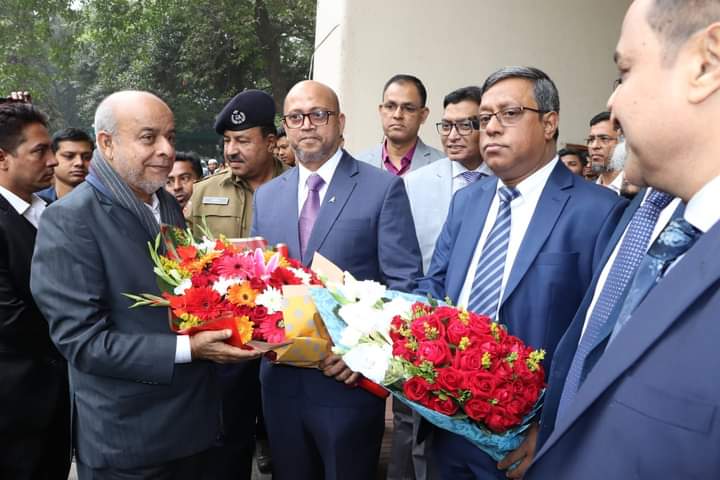 রেলকে লাভজনক প্রতিষ্ঠানে রূপান্তরের অঙ্গীকার ব্যক্ত করেন -রেলপথ মন্ত্রী মো. জিল্লুল হাকিম ৷