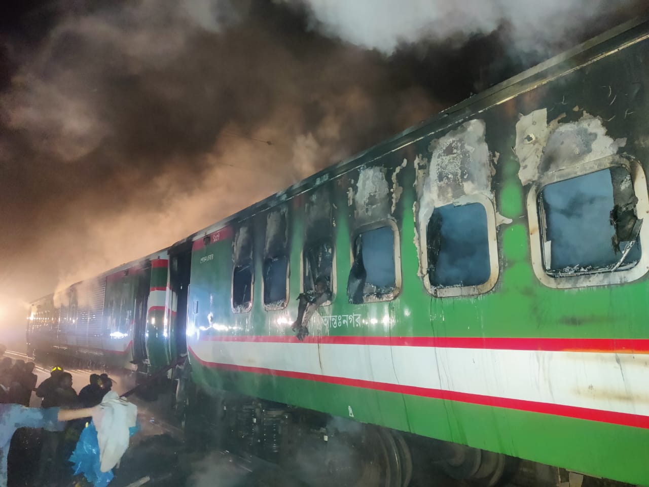 বেনাপোল এক্সপ্রেস ট্রেনে আগুনে হতাহতের ঘটনায় শোক,