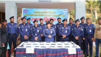 পার্বত্য অঞ্চলের খাগড়াছড়ি জেলা পুলিশ কর্তৃক ৩৩ টি হারানো মোবাইল উদ্ধার ও প্রকৃত মালিকদের নিকট হস্তান্তর