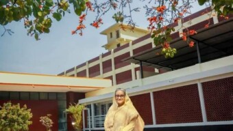 গাজীপুর ২৩ ফেব্রুয়ারী ২০২৩ দুপুরে বাংলাদেশ ধান গবেষণা ইনস্টিটিউটে পলাশ ফোটা প্রাঙ্গণে বঙ্গবন্ধুকন্যা প্রধানমন্ত্রী শেখ হাসিনার পদচারণা