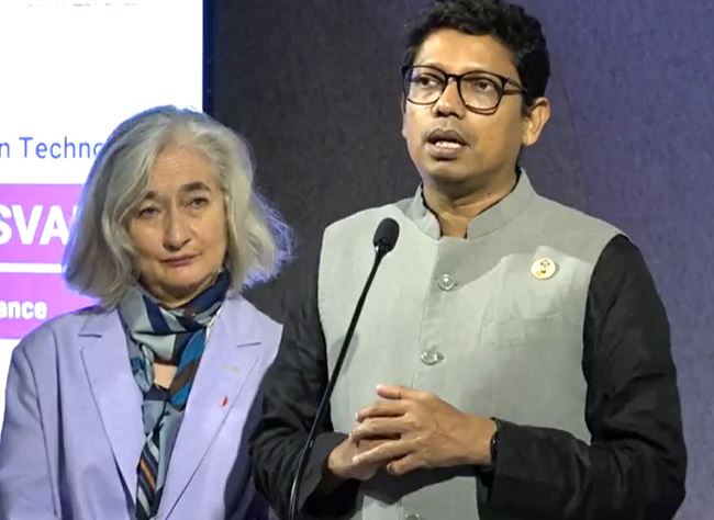 প্রতিমন্ত্রী পলকের সাথে ফ্রান্সের এয়ারবাস ডিফেন্স এন্ড স্পেসের ভাইস প্রেসিডেন্টের সাক্ষাত