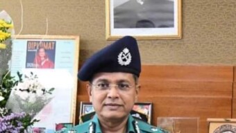 যুক্তরাজ্য সফরে গেলেন ডিএমপি কমিশনার হাবিবুর রহমান