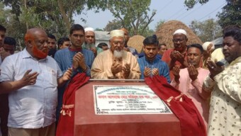 ইসলামপুরে রাস্তা পাকাকরণ কাজের ভিত্তিপ্রস্তর স্থাপন করলেন ধর্মমন্ত্রী