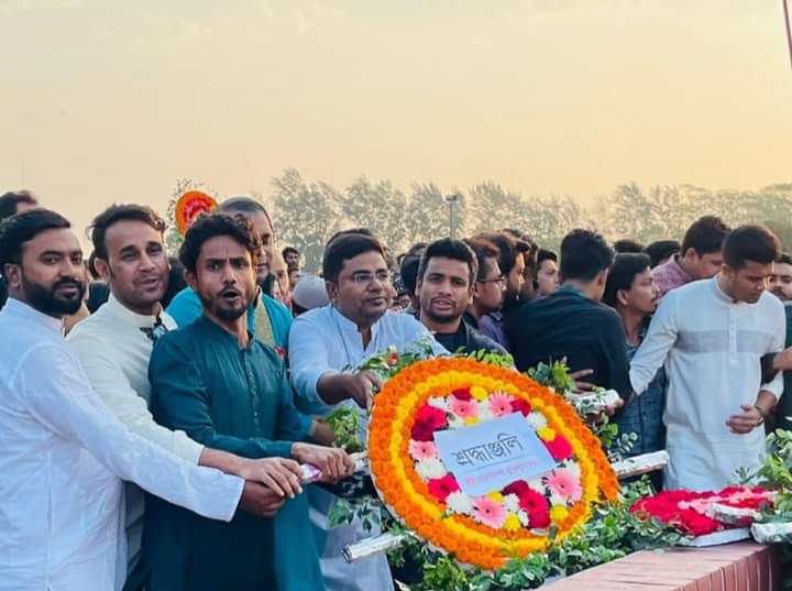 মহান স্বাধীনতা দিবস উপলক্ষে জাতীয় স্মৃতিসৌধে মুক্তিযুদ্ধ মঞ্চের শ্রদ্ধা নিবেদন: