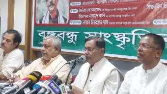 দেশ সমৃদ্ধির দিকে যখনই এগিয়ে যাচ্ছিল তখনই বঙ্গবন্ধুকে হত্যা করা হয়।