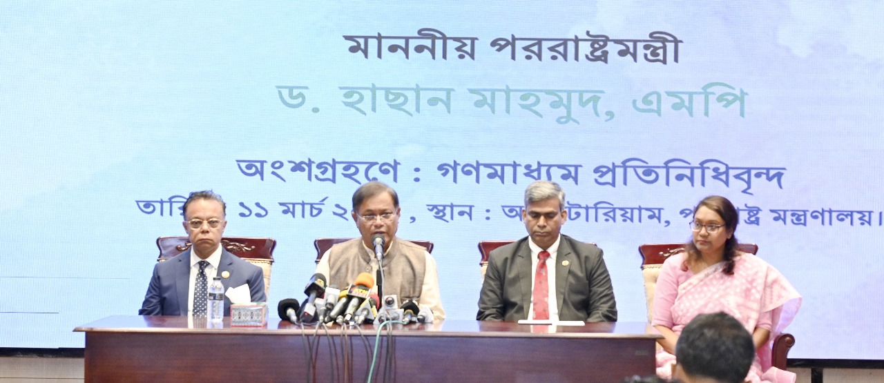 অসাধু ব্যবসায়ীদের বিরুদ্ধে কঠোর অবস্থানে সরকার, জনগণকেও সোচ্চার হতে হবে : হাছান মাহমুদ