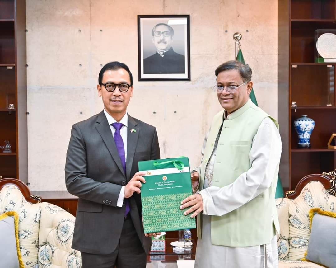 পররাষ্ট্রমন্ত্রীর সাথে ইন্দোনেশিয়ার রাষ্ট্রদূত ও আইওএম মিশন প্রধানের সাক্ষাত