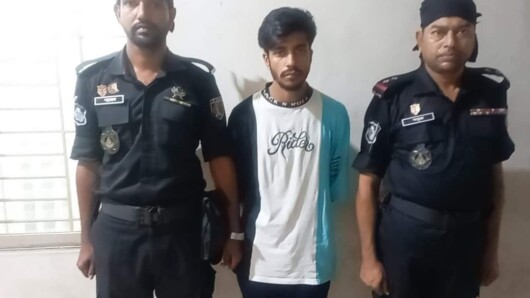 বহুল আলোচিত পটুয়াখালী জেলার বাউফল এলাকা হতে অপহৃত কিশোরীকে রাজধানীর যাত্রাবাড়ী এলাকা থেকে উদ্ধারসহ অপহরণকারী মোঃ মাসুম বিল্লাহ আকন (২১)কে গ্রেফতার করেছে র‌্যাব-৩