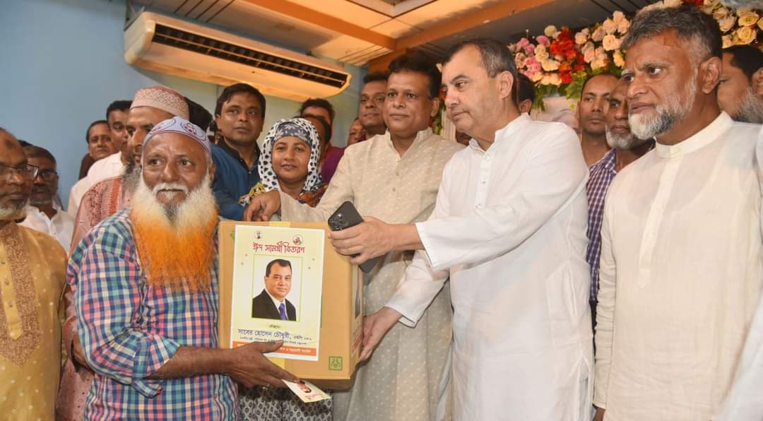 ৫০০ পরিবারের মাঝে পরিবেশমন্ত্রীর খাদ্যসামগ্রী বিতরণ: