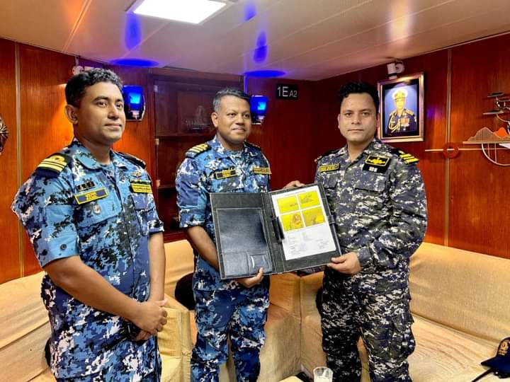 বিকল বাংলাদেশী ফিশিং বোট “সাগর ০২”এর ২৭ জন জেলেকে উদ্ধার করে বাংলাদেশ কোস্ট গার্ডের নিকট হস্তান্তর করেছে ভারতীয় কোস্টগার্ড।