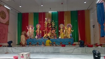 সিদ্ধেশ্বরী কালীমন্দির প্রাঙ্গনে মহাসপ্তমী শ্রী শ্রী বাসন্তী পূজা পালিত হচ্ছে