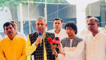 মহাঅষ্টমী বাসন্তী   পূজায় হিন্দু ধর্মাবলম্বীদের সাথে শুভেচ্ছা বিনিময় করেন আফম বাহাউদ্দিন নাসিম এমপি