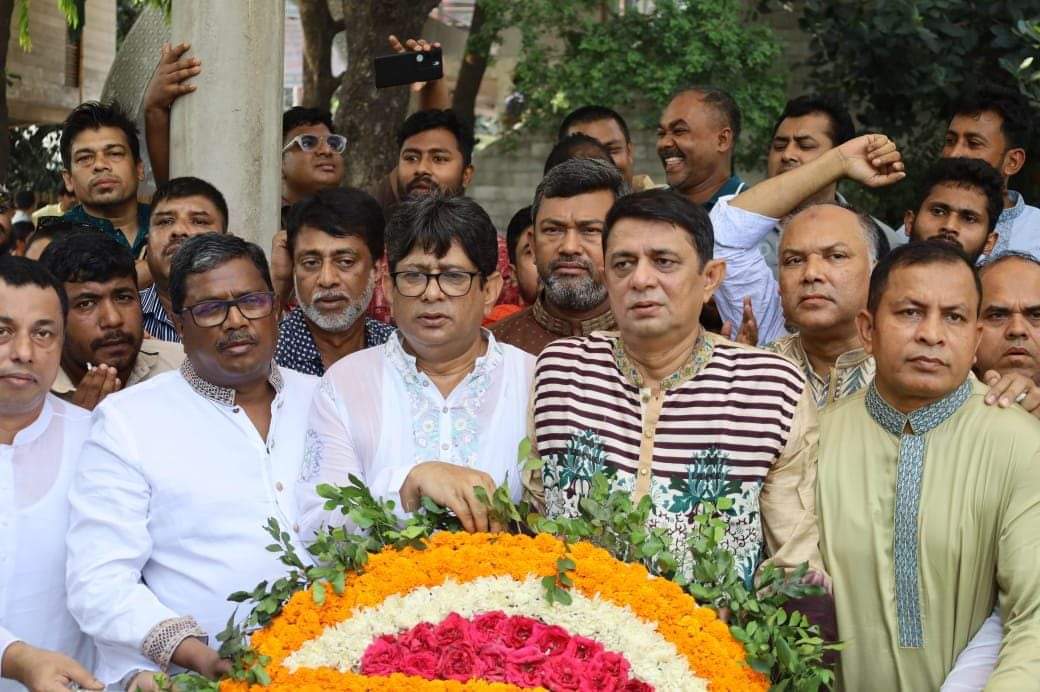 শহীদ শেখ জামালের জন্মদিনে বনানী কবরস্থানে স্বেচ্ছাসেবক লীগের পুষ্পস্তবক অর্পণ