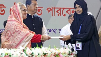 শ্রমিক-মালিক সুসম্পর্ক রেখে উৎপাদন বাড়ানোর আহ্বান প্রধানমন্ত্রী শেখ হাসিনার