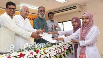 চট্টগ্রাম সমিতি-ঢাকা’র উদ্যোগে শিক্ষাবৃত্তি ও কৃতী শিক্ষার্থীদের সংবর্ধনা প্রদান অনুষ্ঠিত