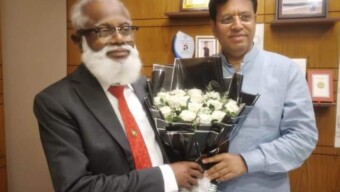 রেড ক্রিসেন্টের নতুন চেয়ারম্যানের সঙ্গে অ্যাডভোকেট মঞ্জুরুল হকের সৌজন্য সাক্ষাৎ.