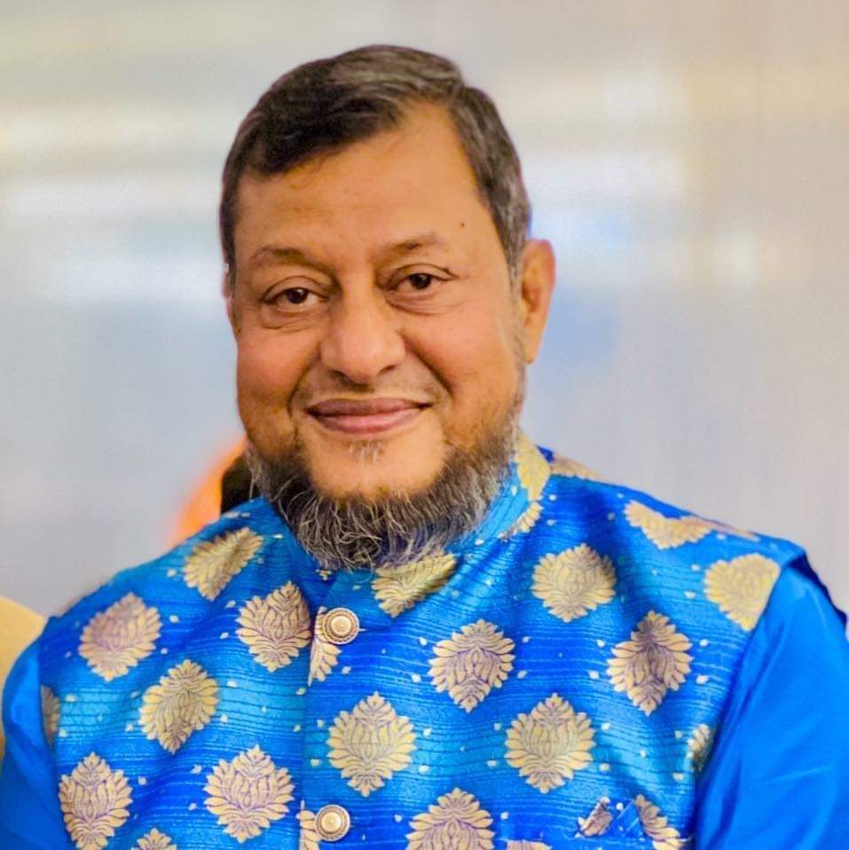 প্রতিটি স্কুলের সভাপতি,অধ্যক্ষ,প্রধান শিক্ষক বৃন্দকে,স্কুল প্রাঙ্গনে গাছের চারা রোপন করার জন্য অনুরোধ করেছেন।