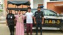 দুবাইয়ের বিভিন্ন রেস্টুরেন্টে ও বাসা-বাড়িতে কাজ পাইয়ে দেওয়ার প্রলোভন দেখিয়ে অসামাজিক কাজে লিপ্ত করার উদ্দেশ্যে দুবাইয়ে নারী-পাচারকারী চক্রের মূলহোতা ইতি বেগম (৩৬) এবং তার প্রধান সহযোগী আকাশ (৩০)‘কে নারায়ণগঞ্জের বন্দর এলাকা হতে গ্রেফতার করেছে র‌্যাব-৩