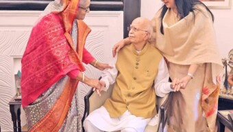 বর্ষীয়ান বিজেপি নেতা আদভানির সঙ্গে শেখ হাসিনার সৌজন্য সাক্ষাৎ