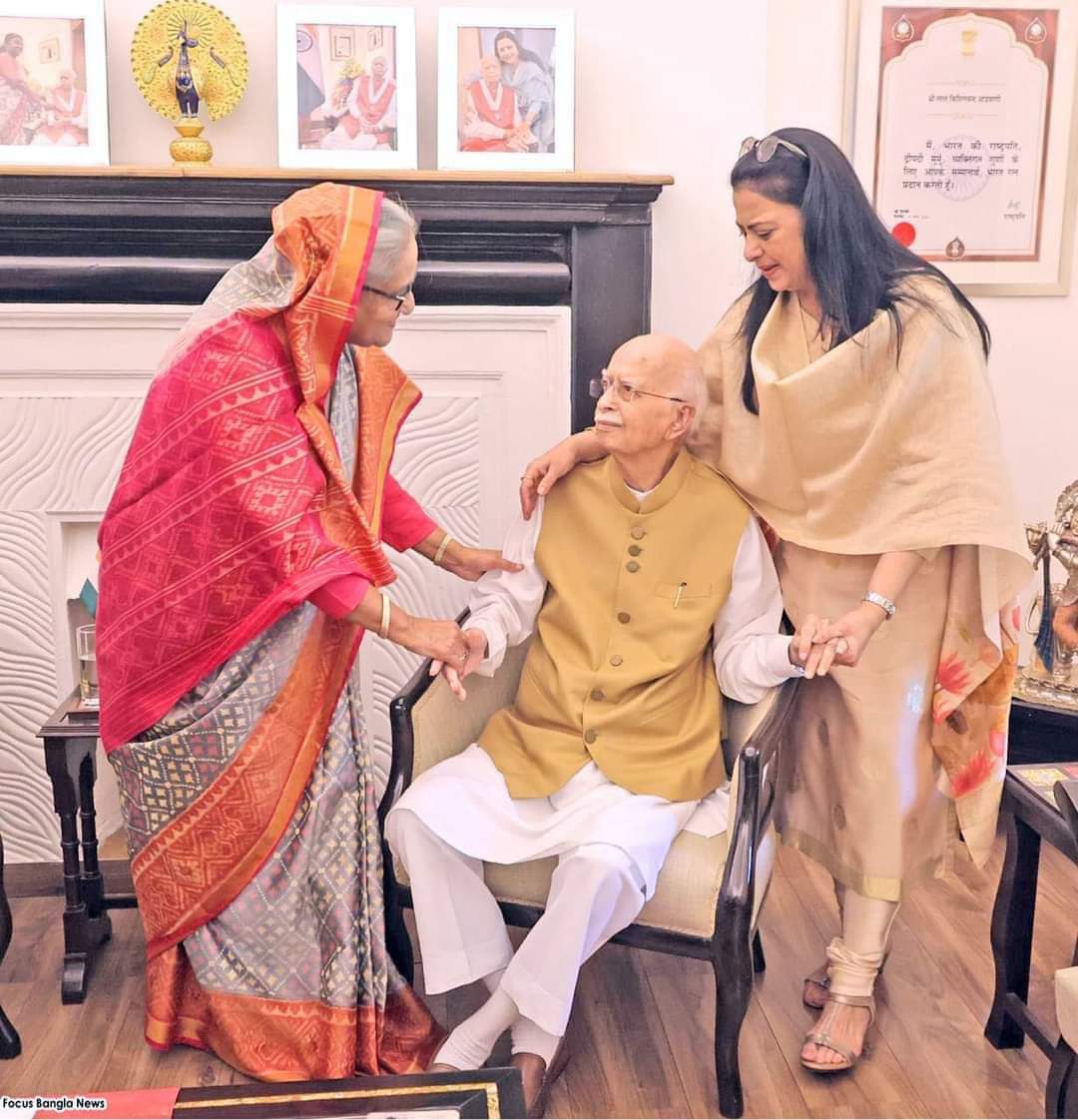 বর্ষীয়ান বিজেপি নেতা আদভানির সঙ্গে শেখ হাসিনার সৌজন্য সাক্ষাৎ