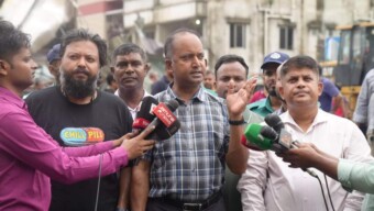 খাল উদ্ধারে অনড় অবস্থানে ডিএনসিসি অভিযানের তৃতীয় দিনে ব্যপার উচ্ছেদের মুখে অবৈধ স্থাপনা