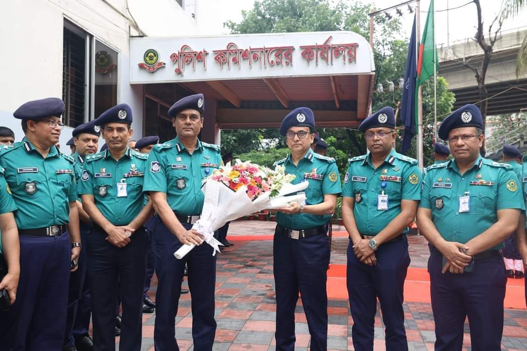 চট্টগ্রাম মেট্রোপলিটন পুলিশের কমিশনার হিসেবে যোগদান করলেন উপ-পুলিশ মহাপরিদর্শক জনাব মোঃ সাইফুল ইসলাম, বিপিএম (বার) মহোদয়।