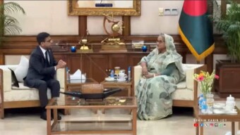 প্রধানমন্ত্রীর সঙ্গে গণভবনে ভারতীয় হাইকমিশনারের সাক্ষাৎ