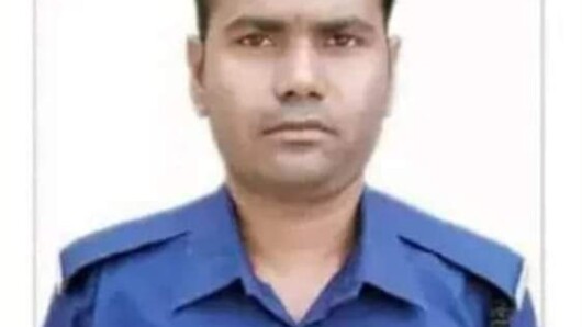 পুলিশ কনস্টেবল সুমনকে হারিয়ে মুক্তিযোদ্ধা বাবা নির্বাক, মা-বোনের বিলাপ