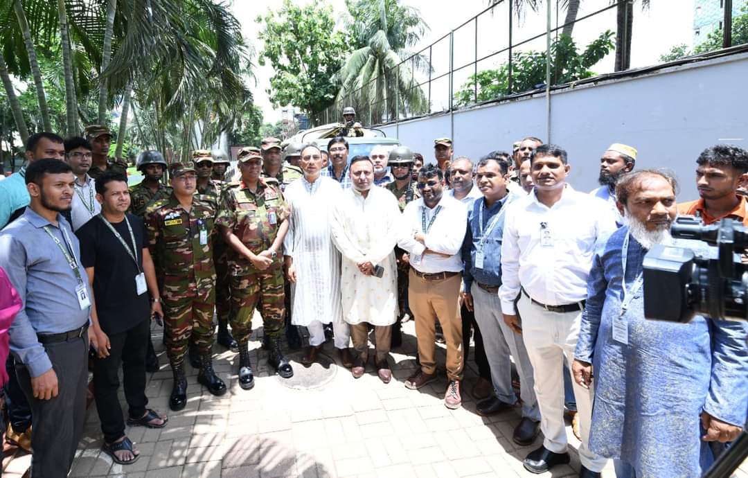 পোশাক কারখানার নিরাপত্তা জোরদারে আশুলিয়ায় সেনাবাহিনীর সহযোগিতা