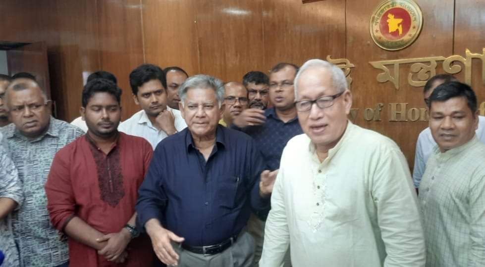 আগামী ১৫ আগস্টের ছুটির বিষয়ে যা জানালেন স্বরাষ্ট্র উপদেষ্টা