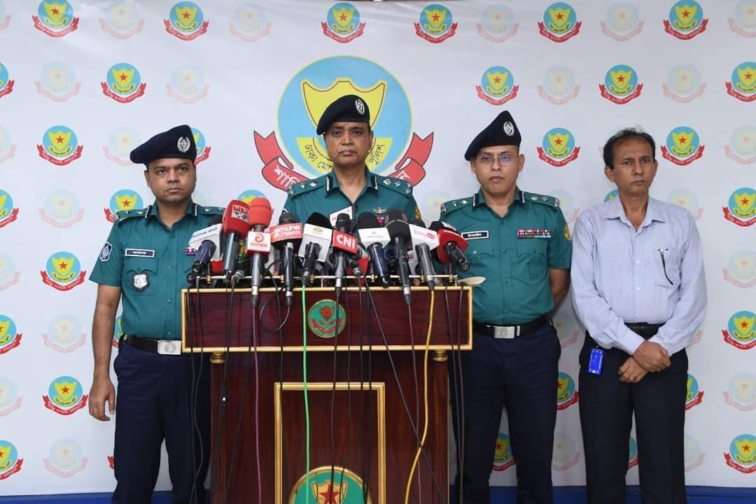 সর্বোচ্চ পেশাদারিত্ব দিয়ে ঢাকা মহানগরীর আইন-শৃঙ্খলা রক্ষায় চেষ্টা করা হবে- ‘কমিশনার’স মিট দ্য প্রেস’ এ ডিএমপি কমিশনার