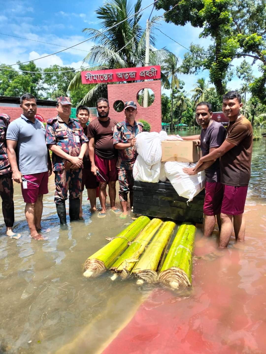 ফেনীতে বিজিবির মেডিকেল ক্যাম্পেইন: বন্যাদুর্গত ৫০০ জন রোগীকে বিনামূল্যে চিকিৎসাসেবা ও ওষুধ প্রদান