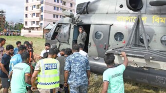 বাংলাদেশ বিমান বাহিনী কর্তৃক বন্যা কবলিত এলাকায় দুর্গতদের মাঝে মেডিকেল ক্যাম্প প্রতিস্থাপনের মাধ্যমে চিকিৎসা সেবা প্রদান