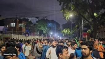 রাজধানীর সচিবালয় এলাকায় আনসার সদস্যদের সঙ্গে শিক্ষার্থী-জনতার ধাওয়া-পাল্টা ধাওয়া হয়েছে