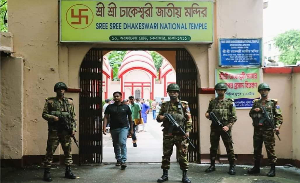দেশজুড়ে বর্ণাঢ্য আয়োজনে সনাতন ধর্মাবলম্বীদের প্রধান উৎসব শ্রীকৃষ্ণের জন্মাষ্টমীতে নিরাপত্তায় নিয়োজিত রয়েছে সেনাবাহিনী
