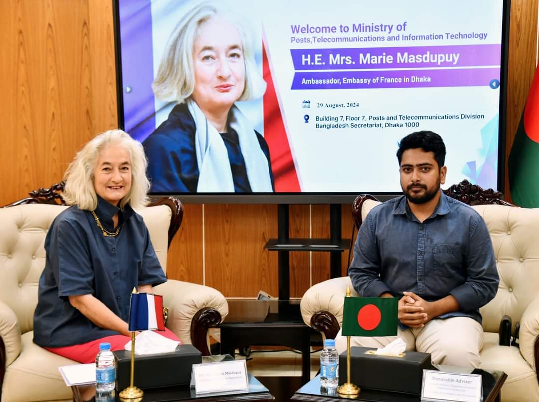 উপদেষ্টা নাহিদ ইসলাম এর সাথে বাংলাদেশে নিযুক্ত ফ্রান্সের রাষ্ট্রদূত এর সৌজন্য সাক্ষাৎ