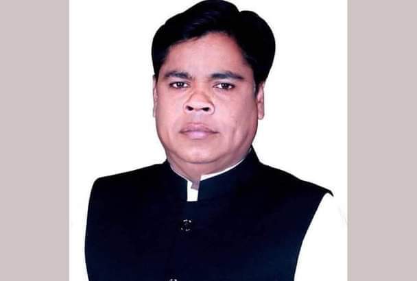 সাবেক সাংসদ আবুল কালাম আজাদকে গ্রেফতারের জন্য পুলিশের অভিযান চলমান রয়েছে।