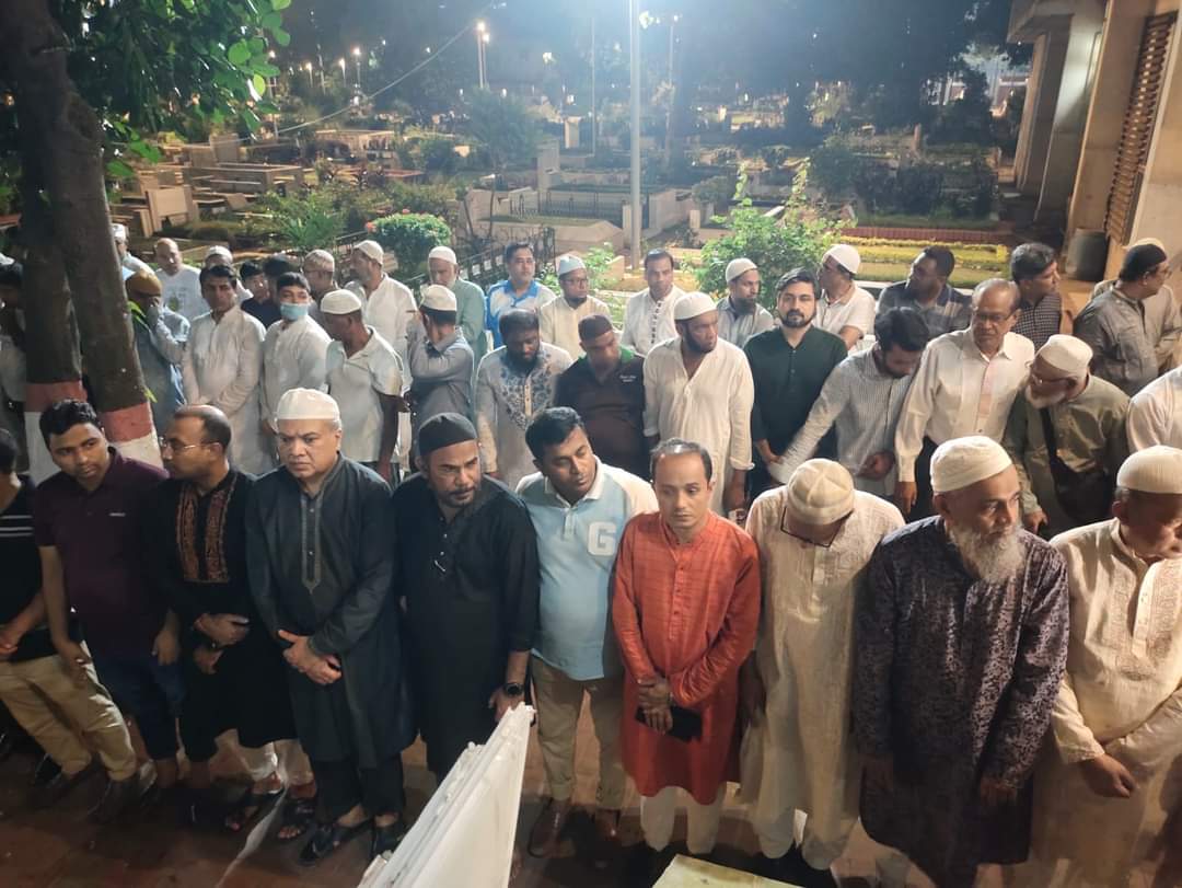 বাংলাদেশ ছাত্রলীগের সাবেক সাধারণ সম্পাদক ইসহাক আলী খান পান্নার জানাযা শেষে দাফন সম্পন্ন হয়েছে