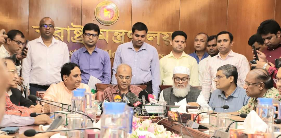 দুর্গাপূজা নির্বিঘ্ন ও শান্তিপূর্ণ পরিবেশে অনুষ্ঠানের লক্ষ্যে প্রয়োজনীয় পদক্ষেপ নেয়া হচ্ছে- স্বরাষ্ট্র উপদেষ্টা