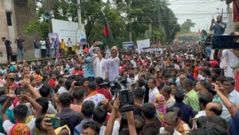 গোপালগঞ্জে হিন্দু সম্প্রদায়ের বাড়িঘর-মন্দিরে হামলা সমাবেশে জনতার ঢল শ্লোগান মুখরিত‘আমার মাটি, আমার মা,দেশ ছেড়ে কোথাও যাব না’,