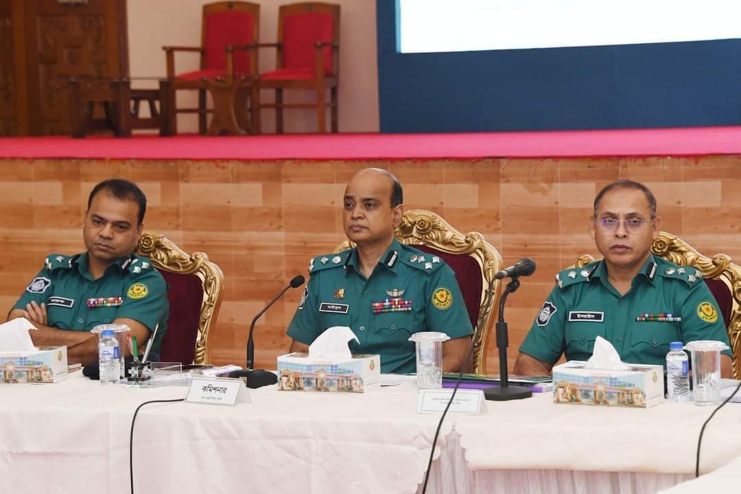 যে কোন চ্যালেঞ্জ মোকাবেলায় প্রয়োজন সকলের সম্মিলিত প্রয়াস: ডিএমপি কমিশনার