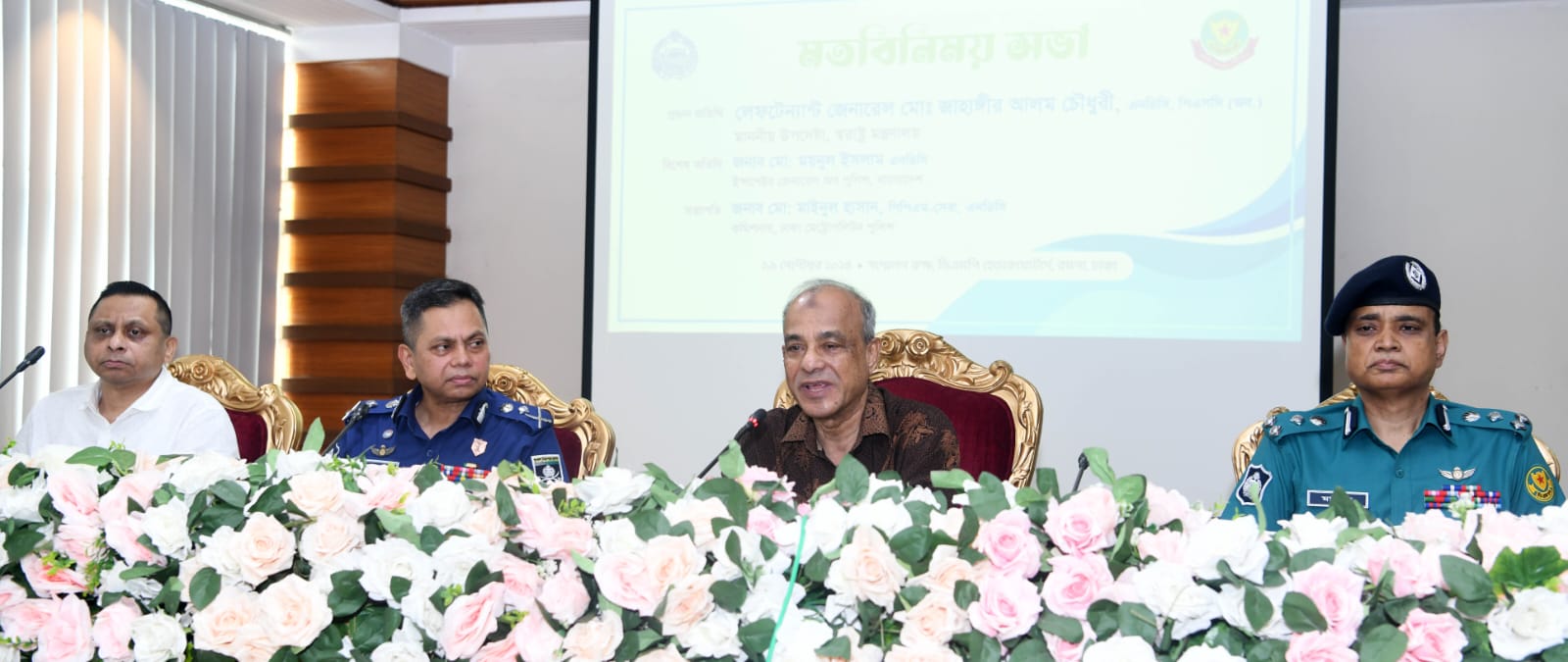 পুলিশকে জনবান্ধব ফোর্সে রূপান্তরের নির্দেশ স্বরাষ্ট্র উপদেষ্টার