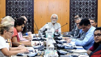 নিজ দেশের মানুষের বিরুদ্ধে বুলেট ব্যবহার করা যায় না -স্থানীয় সরকার উপদেষ্টা