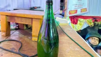 ঢাকার তাঁতীবাজার দূর্গাপূজার মণ্ডপে ছিনতাইয়ের ঘটনা ঘটেছে পুলিশ বলছে ছিনতাইকারী